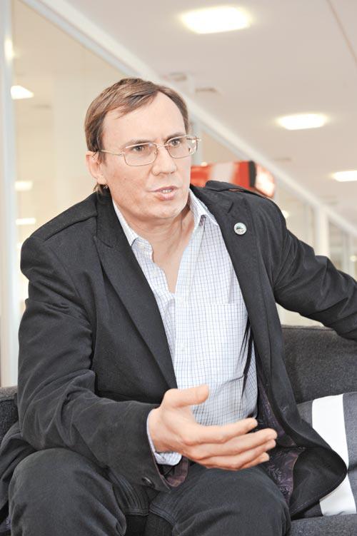 Долгов Владимир представляет Гугл в России